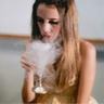 9个月宝宝一把抢走大人碗里的饭